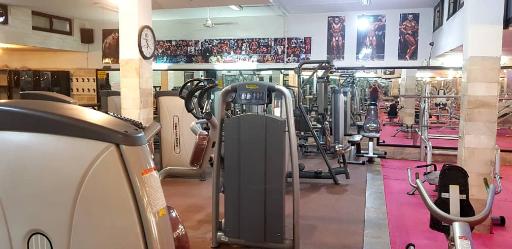 عکس باشگاه بدنسازی کشاورز