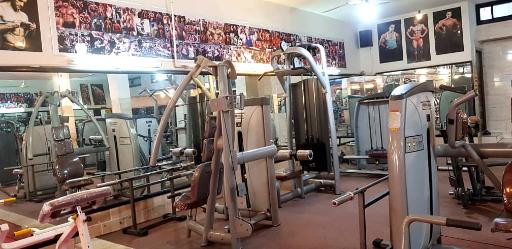 عکس باشگاه بدنسازی کشاورز