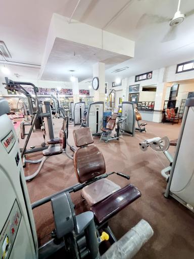 عکس باشگاه بدنسازی کشاورز