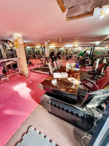 عکس باشگاه بدنسازی کشاورز