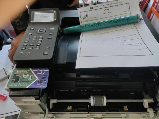عکس فروش و تعمیرات تخصصی ماشین های اداری و کامپیوتر کنسول برتر