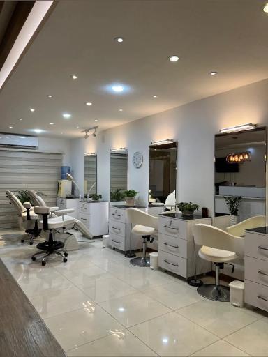 عکس سالن زیبایی بانوی ایرانی