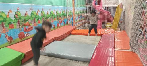 عکس مهد کودک و خانه بازی آلاله