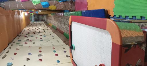 مهد کودک و خانه بازی آلاله