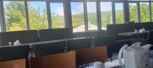 عکس رستوران کاج طلایی