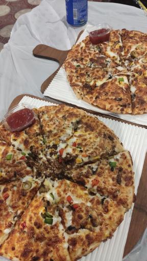 عکس رستوران کاج طلایی