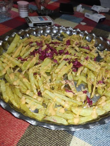 عکس رستوران کاج طلایی