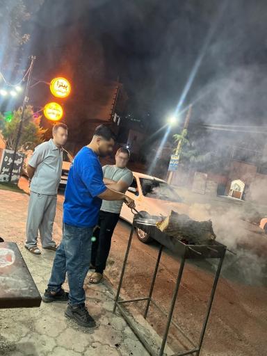 عکس رستوران کاج طلایی