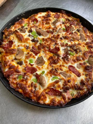 عکس رستوران کاج طلایی