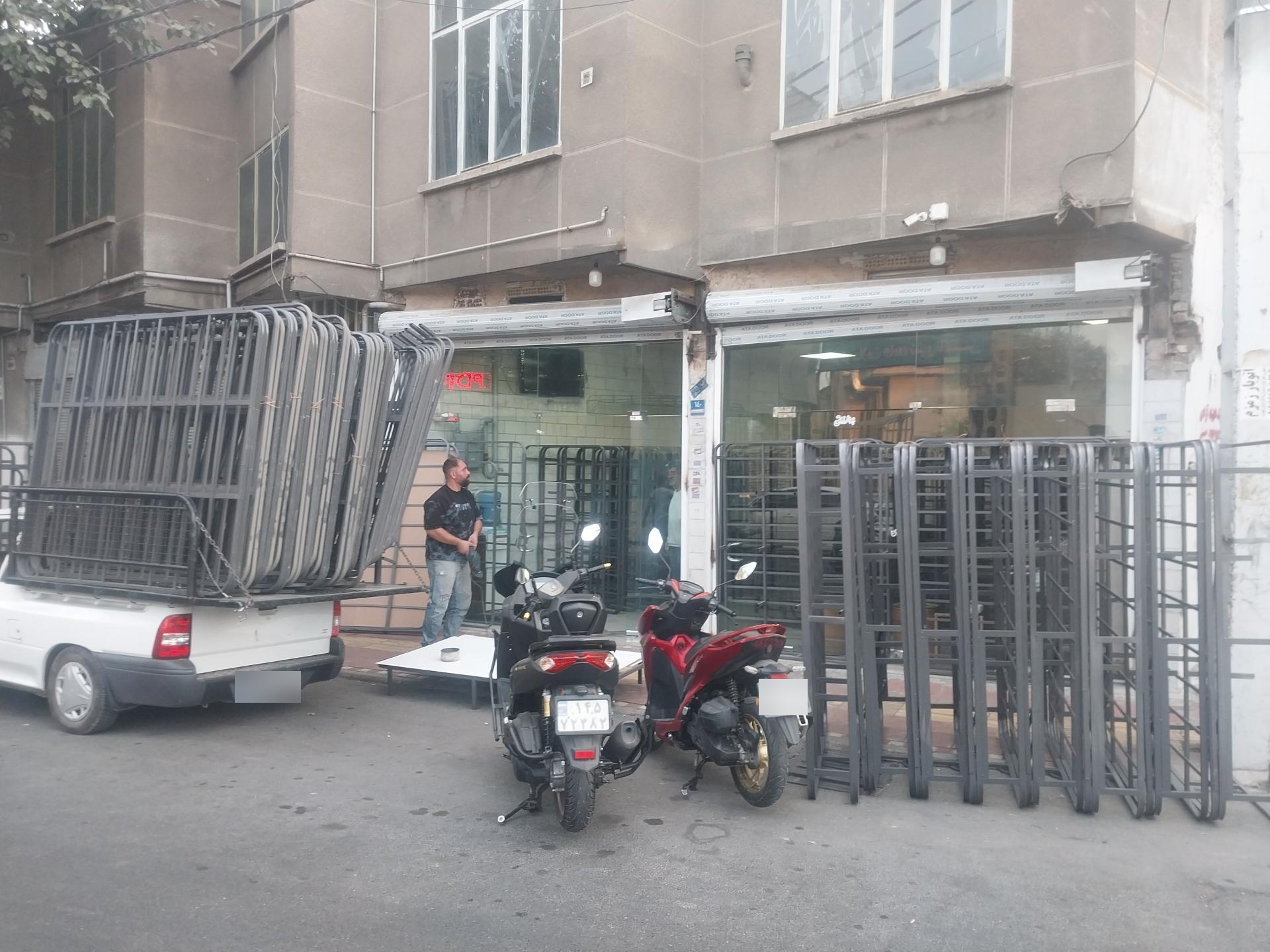 عکس کفی تخت حسن زاده