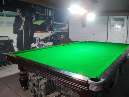 عکس باشگاه بیلیارد جزیره 