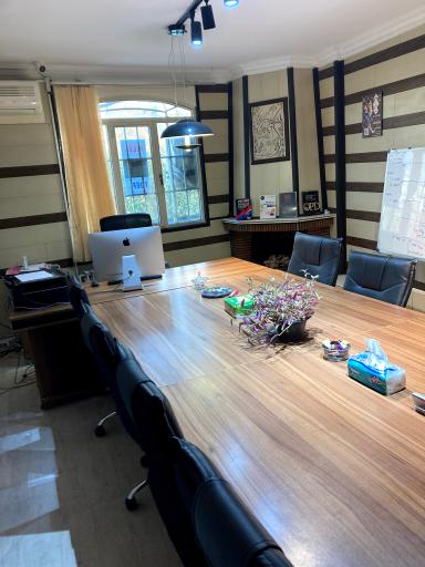 عکس آموزشگاه زبان انگلیسی آیلتس تافل دولینگو