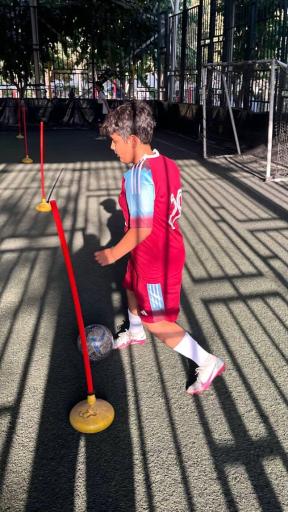 عکس باشگاه و مدرسه فوتبال آکس البرز (شعبه مهرویلا) 