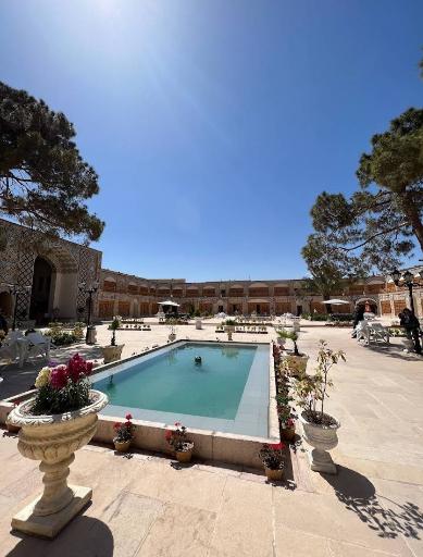 عکس کاروانسرای وکیل