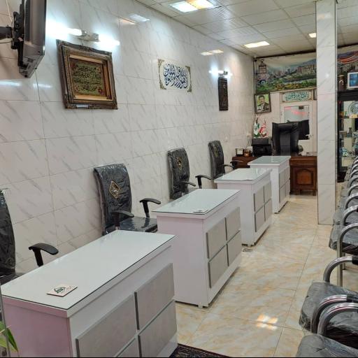 عکس مشاور املاک مهر