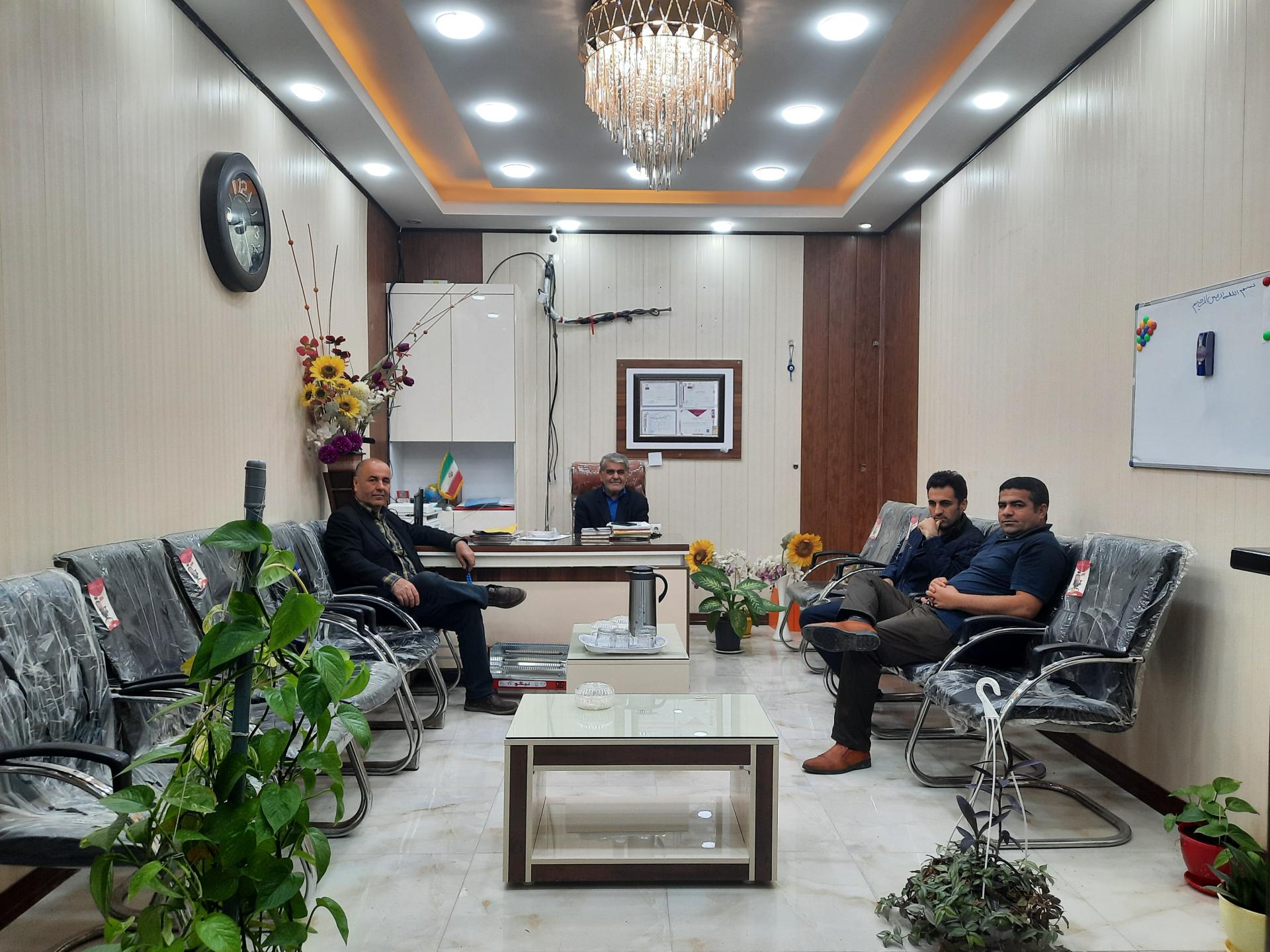 عکس مشاور املاک احمدی