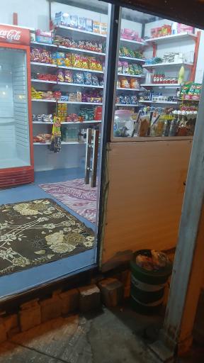عکس دکه فروشگاهی زینی وند
