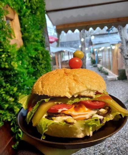 عکس کافه رستوران شب نشین