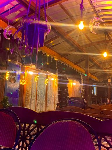 عکس کافه رستوران شب نشین