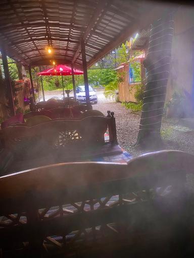 عکس کافه رستوران شب نشین