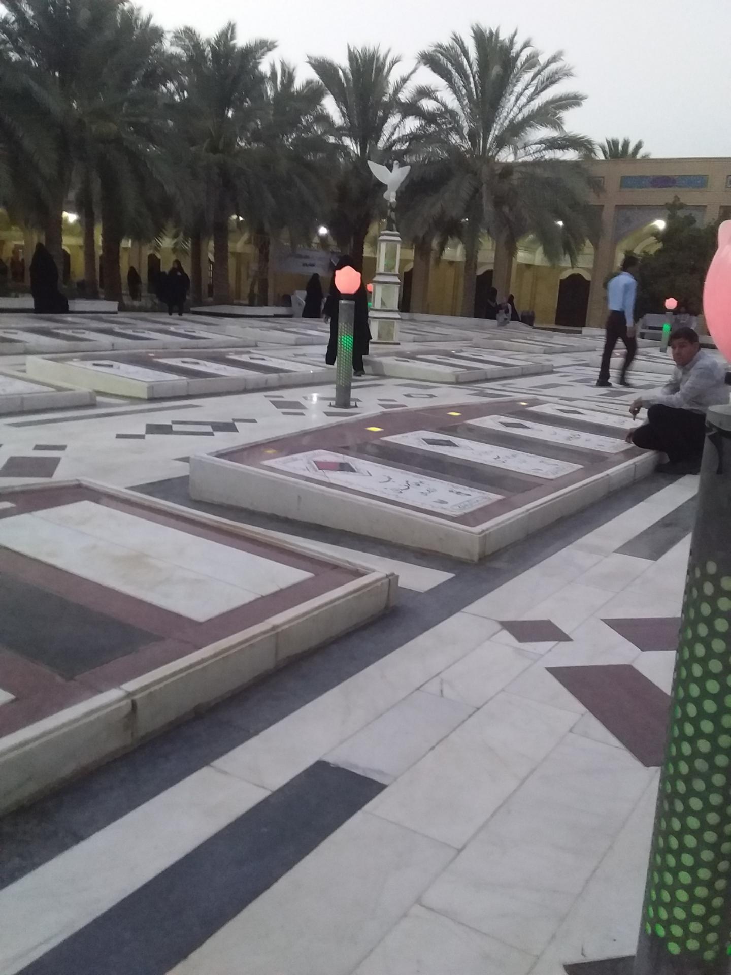 عکس مزار شهدای حرم