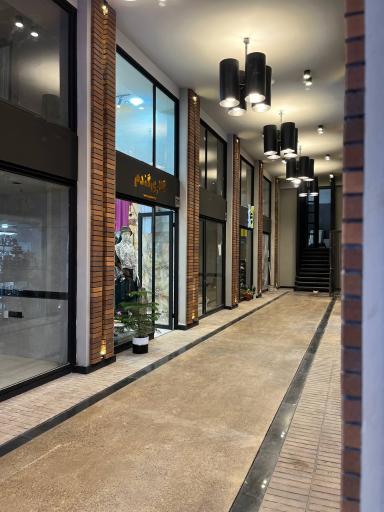 عکس مجتمع تجاری ماهلند