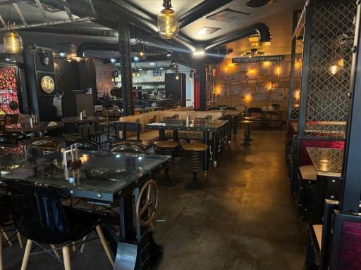 عکس کافه‌‌ و رستوران‌ دلفان