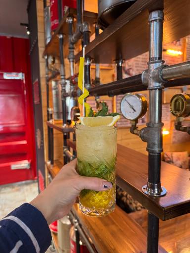 عکس کافه‌‌ و رستوران‌ دلفان