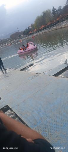 عکس قایق سواری دریاچه فدک 