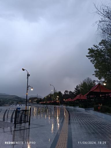 عکس قایق سواری دریاچه فدک 