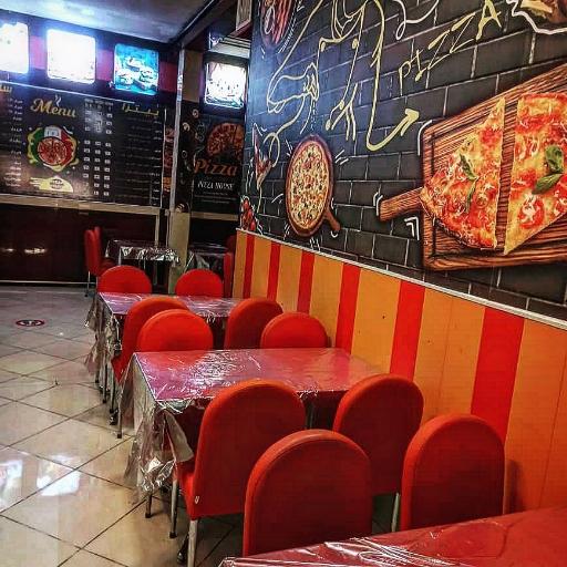 عکس خانه پیتزا
