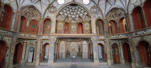 عکس خانه تاریخی بروجردی ها