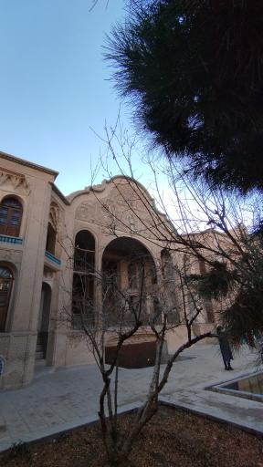 عکس خانه تاریخی بروجردی ها