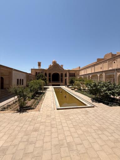 عکس خانه تاریخی بروجردی ها