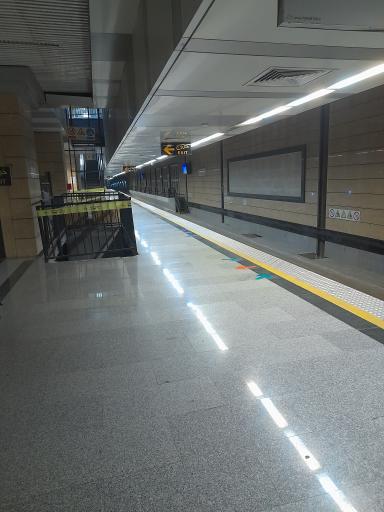 عکس میدان قطب