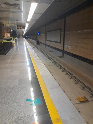 عکس میدان قطب