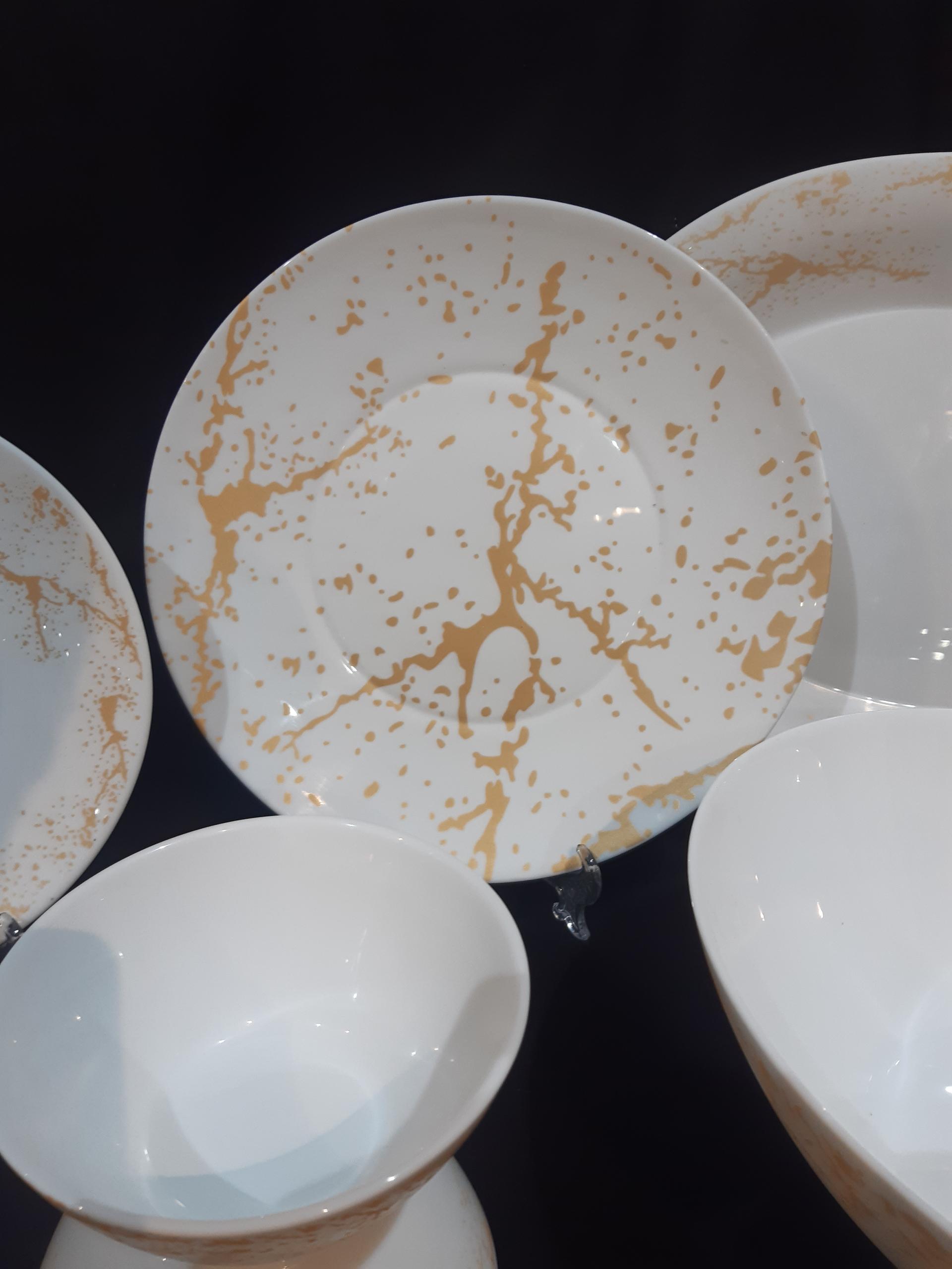 عکس نمایشگاه چینی نسترن