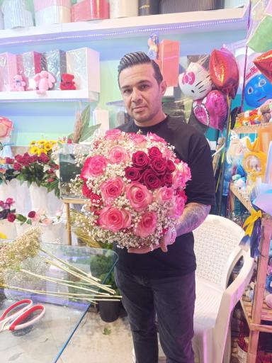 عکس گلفروشی گل روی تو