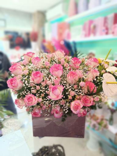 عکس گلفروشی گل روی تو