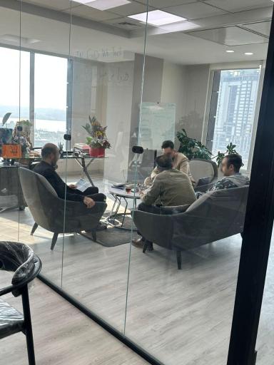 عکس علی ترکمندی مشاور پیش خرید در چیتگر