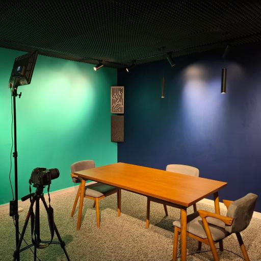 عکس استودیو هنر یک