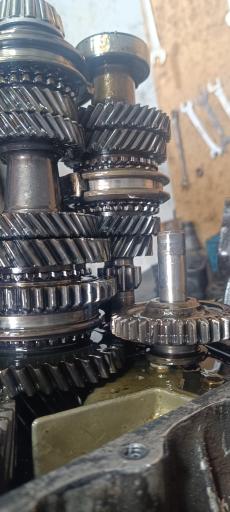 عکس تعمیرگاه تخصصی اطمینان 