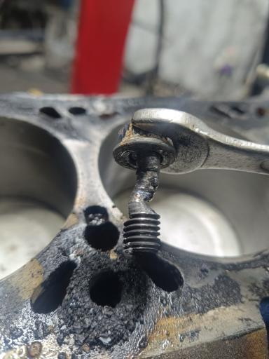 عکس تعمیرگاه تخصصی اطمینان 