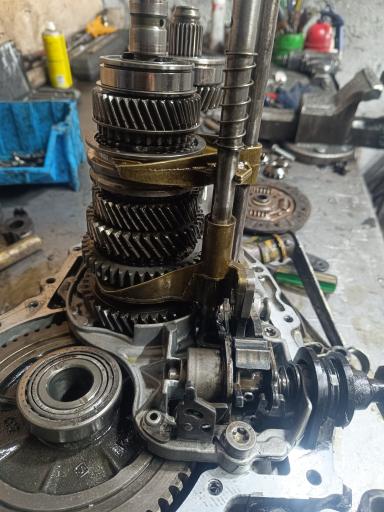 عکس تعمیرگاه تخصصی اطمینان 