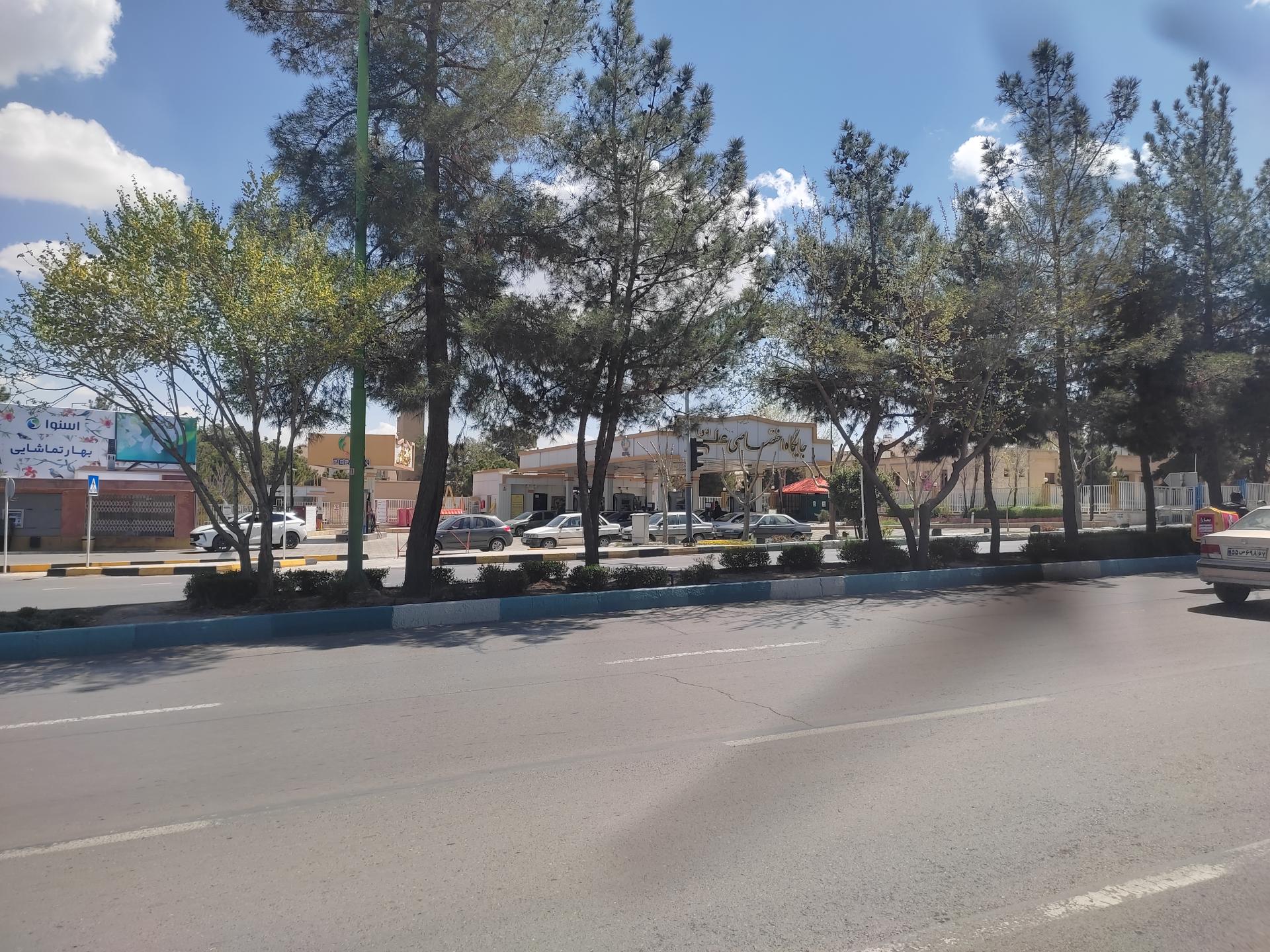 عکس پمپ بنزین علی(دو)