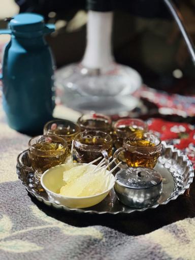 عکس کافه باغ تک درخت