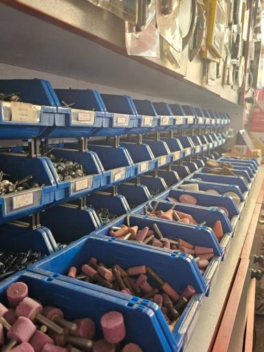 رنگ و ابزار خاک باز