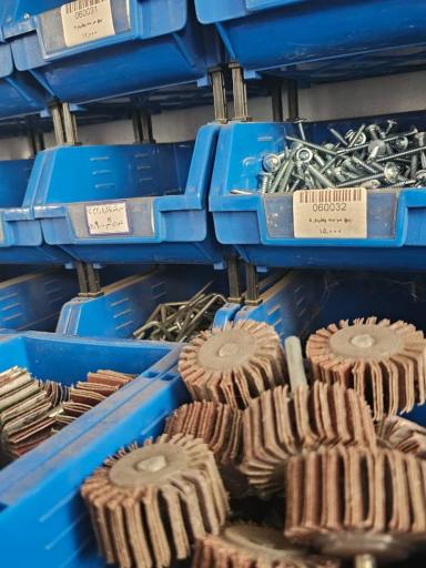 رنگ و ابزار خاک باز