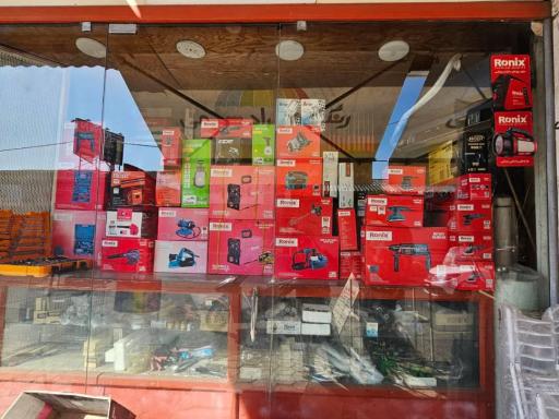 عکس رنگ و ابزار خاک باز