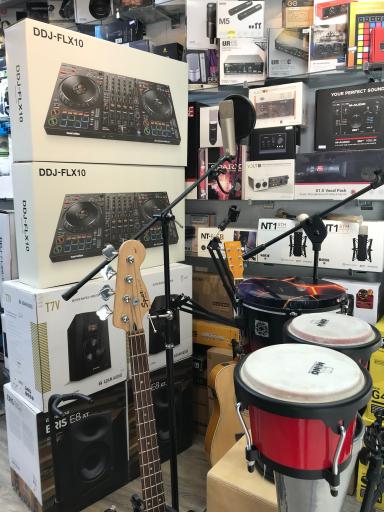 عکس گالری موسیقی ندا